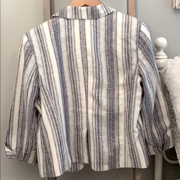 LOFT Spring and Summer Linen Blazer - Picture 2 of 9